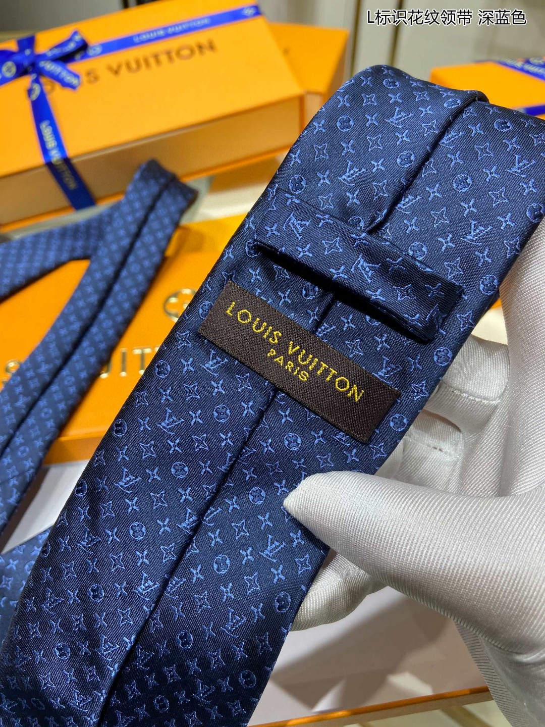 LV $30 gallery