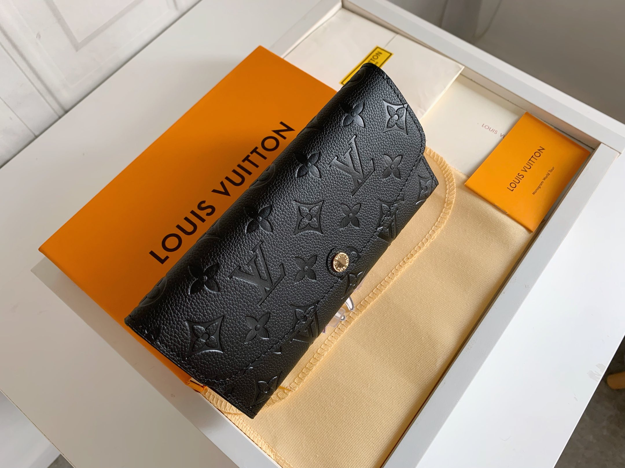 LV $30 gallery