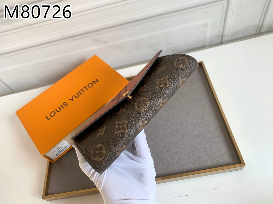 LV $30 gallery