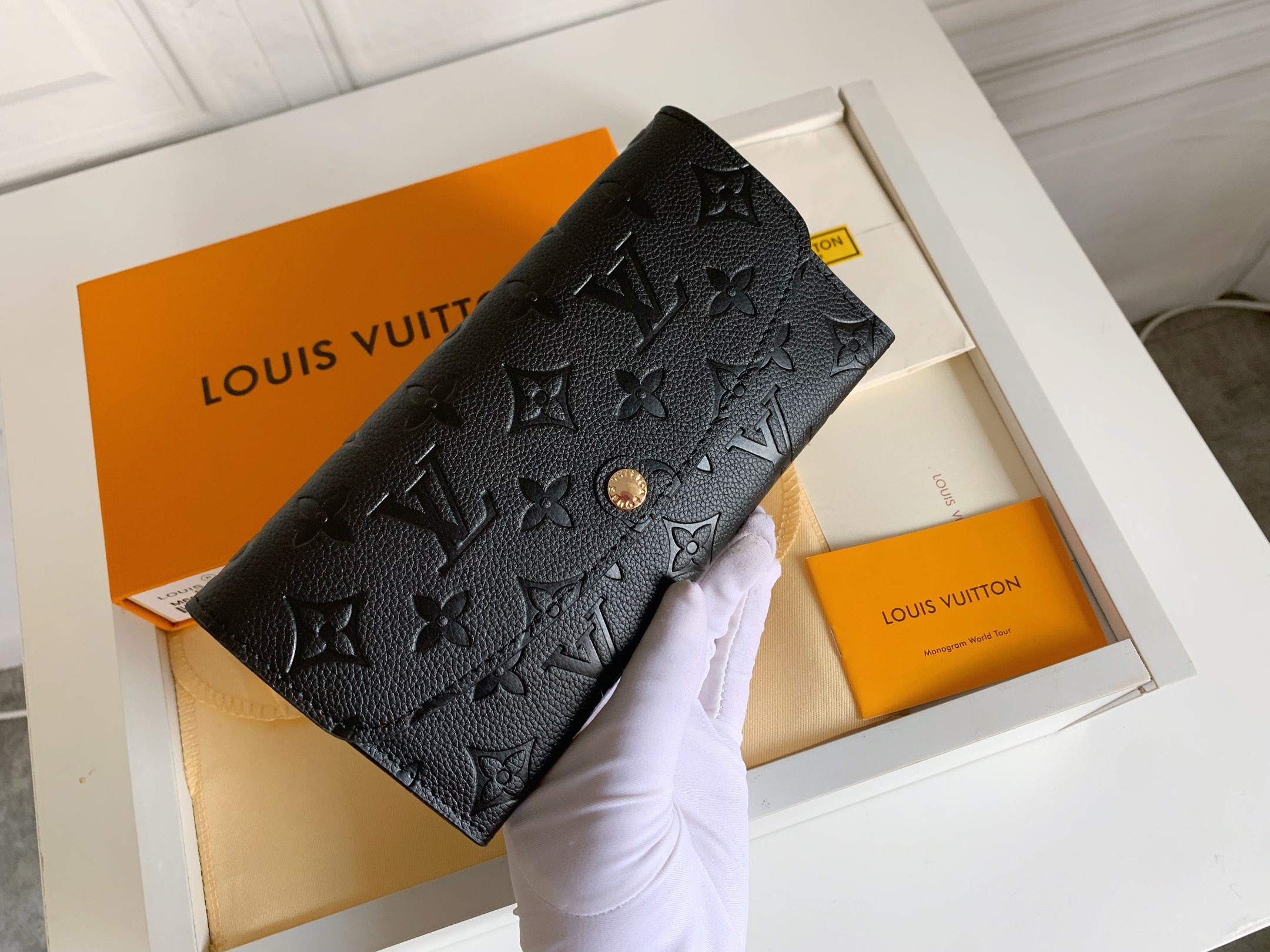 LV $30 gallery