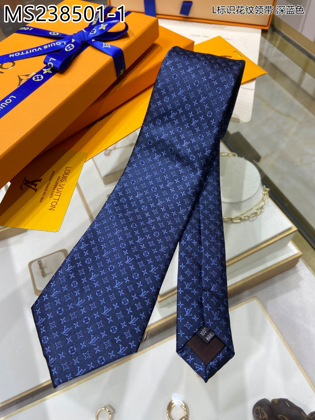 LV $30 gallery