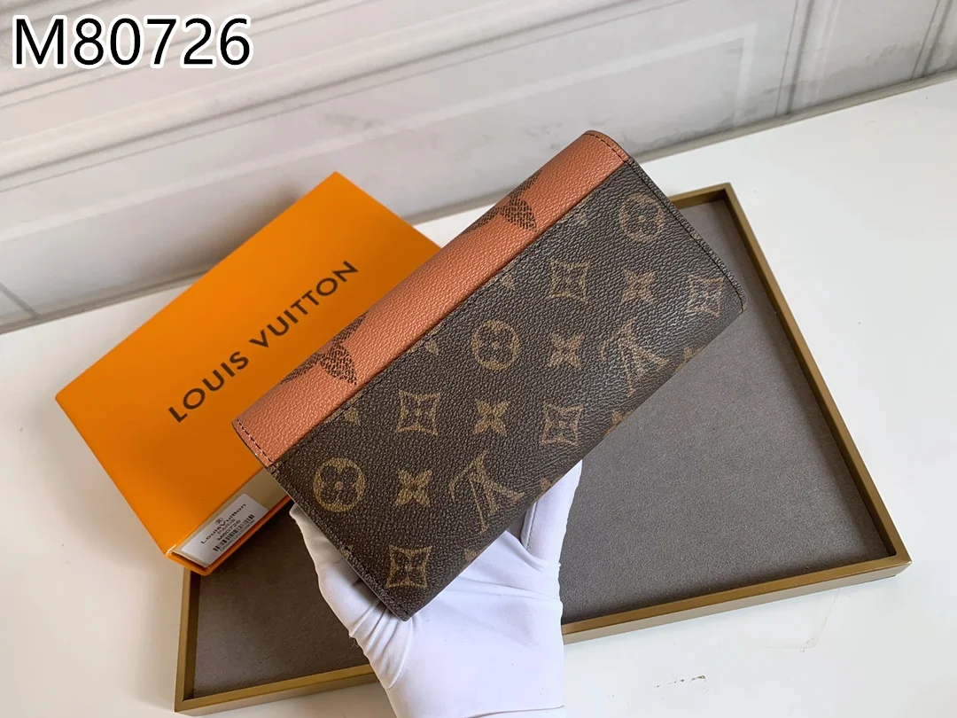 LV $30 gallery