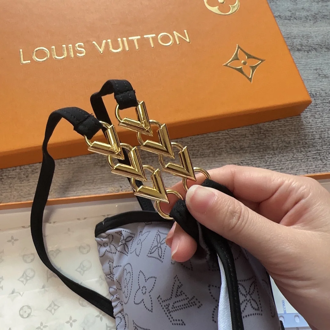 LV $30 gallery