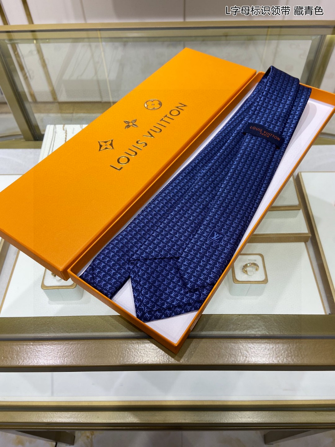 LV $30 gallery