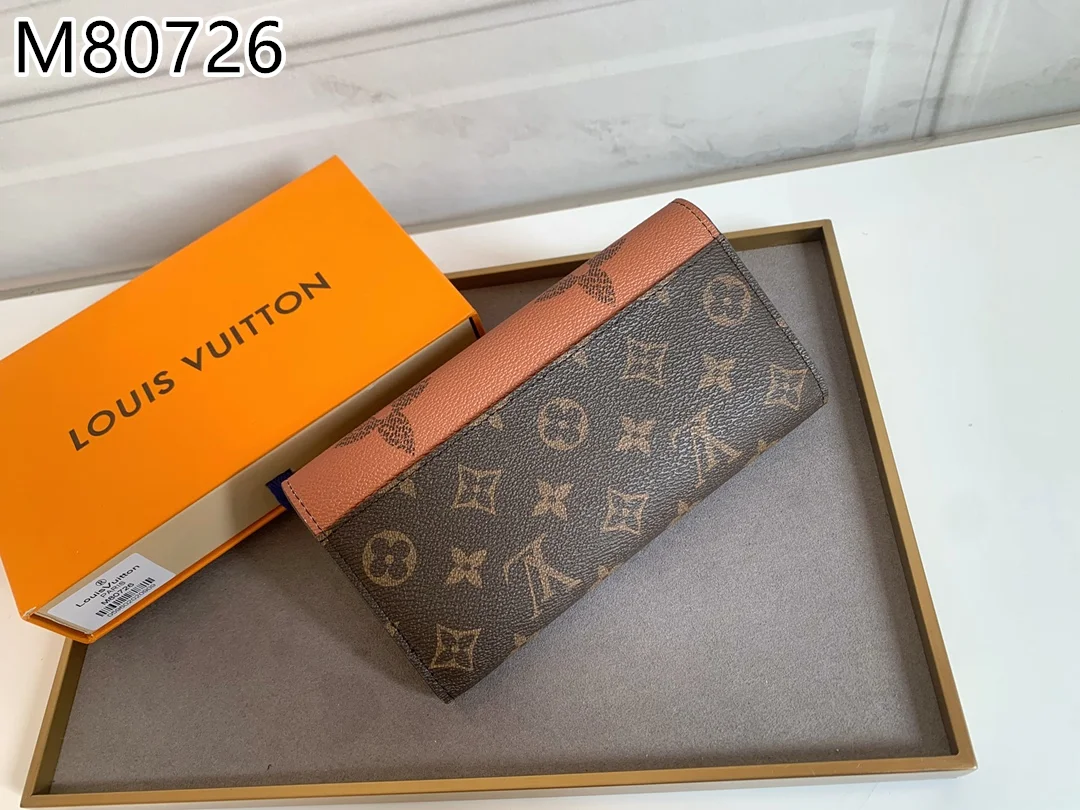 LV $30 gallery