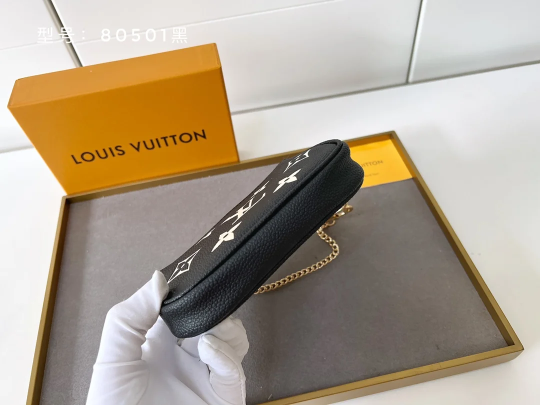 LV $30 gallery