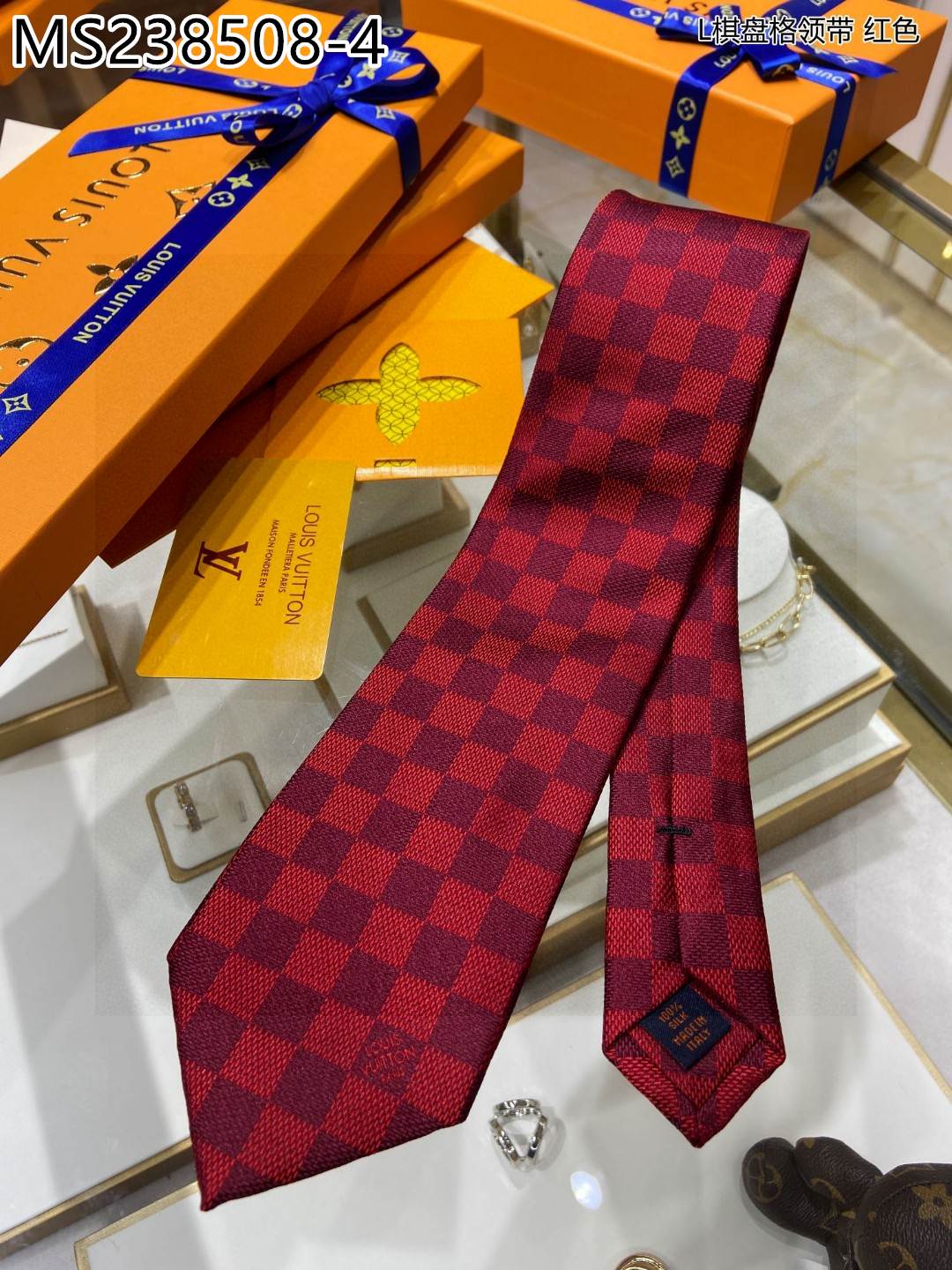 LV $30 gallery