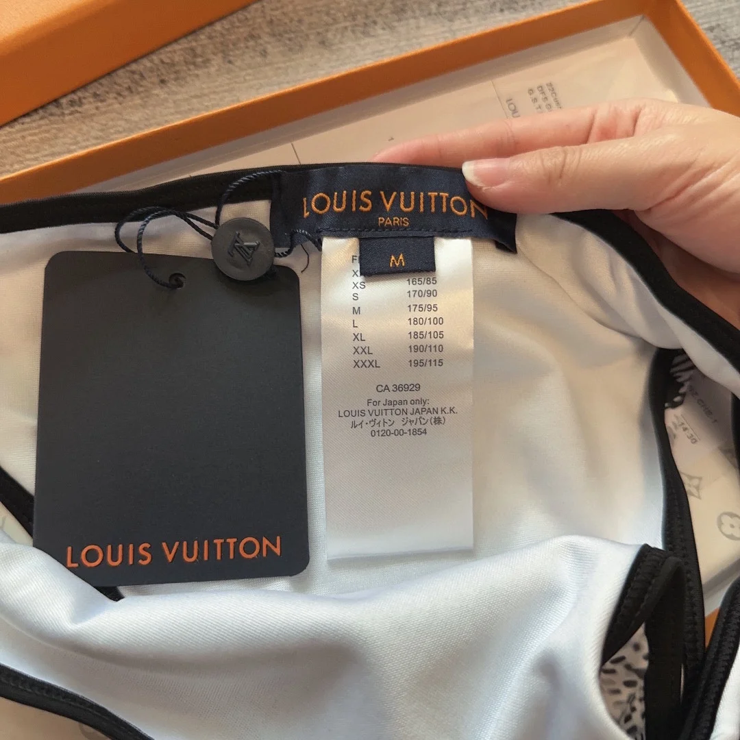 LV $30 gallery