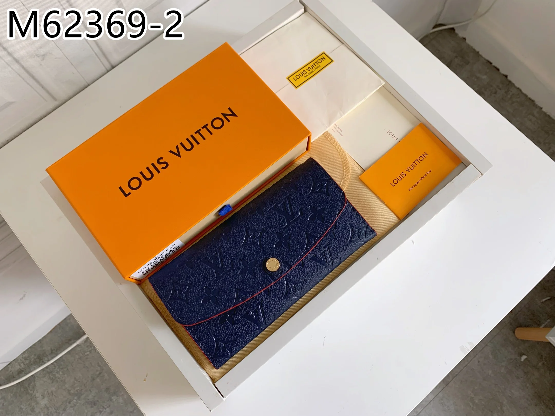 LV $30 gallery