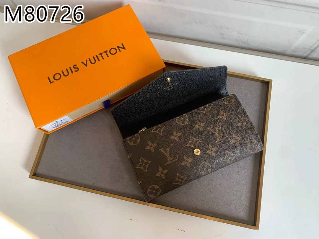 LV $30 gallery