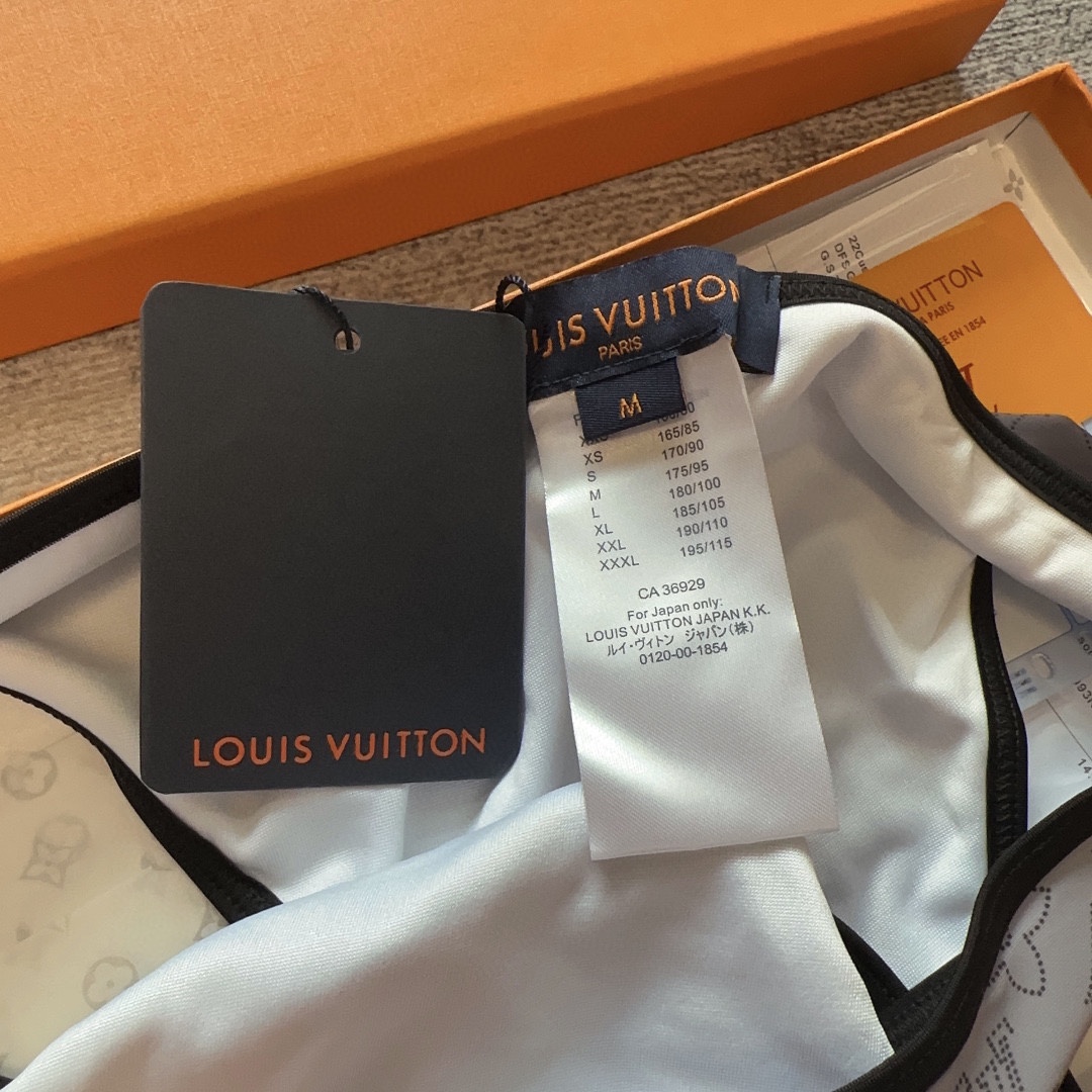 LV $30 gallery