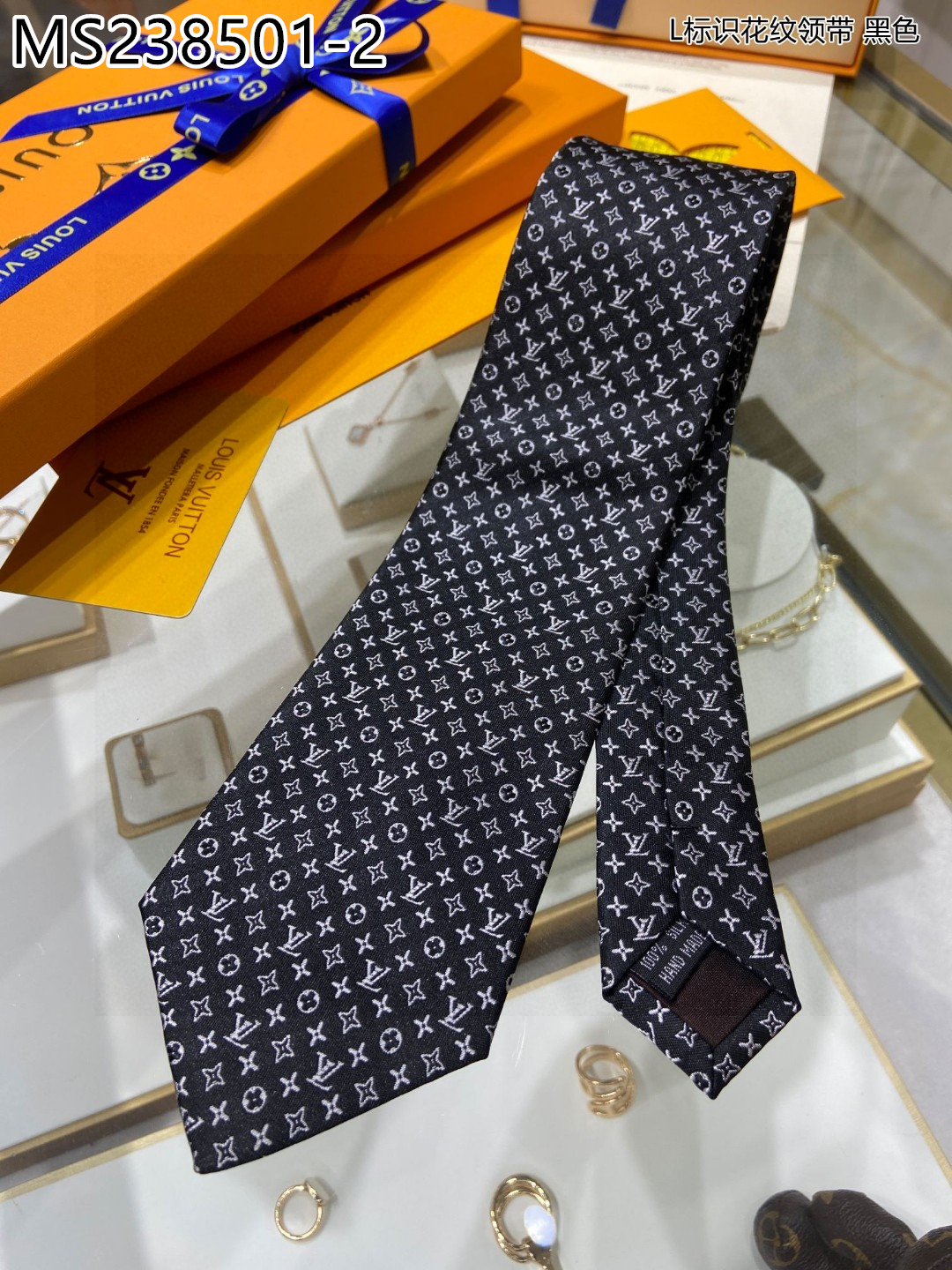 LV $30 gallery