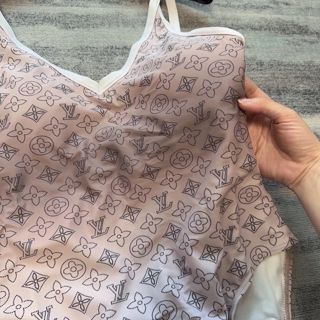 LV $30 gallery