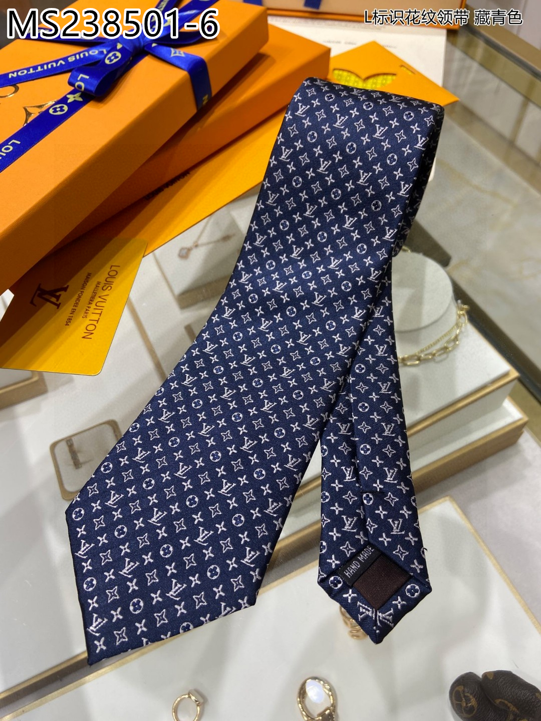 LV $30 gallery