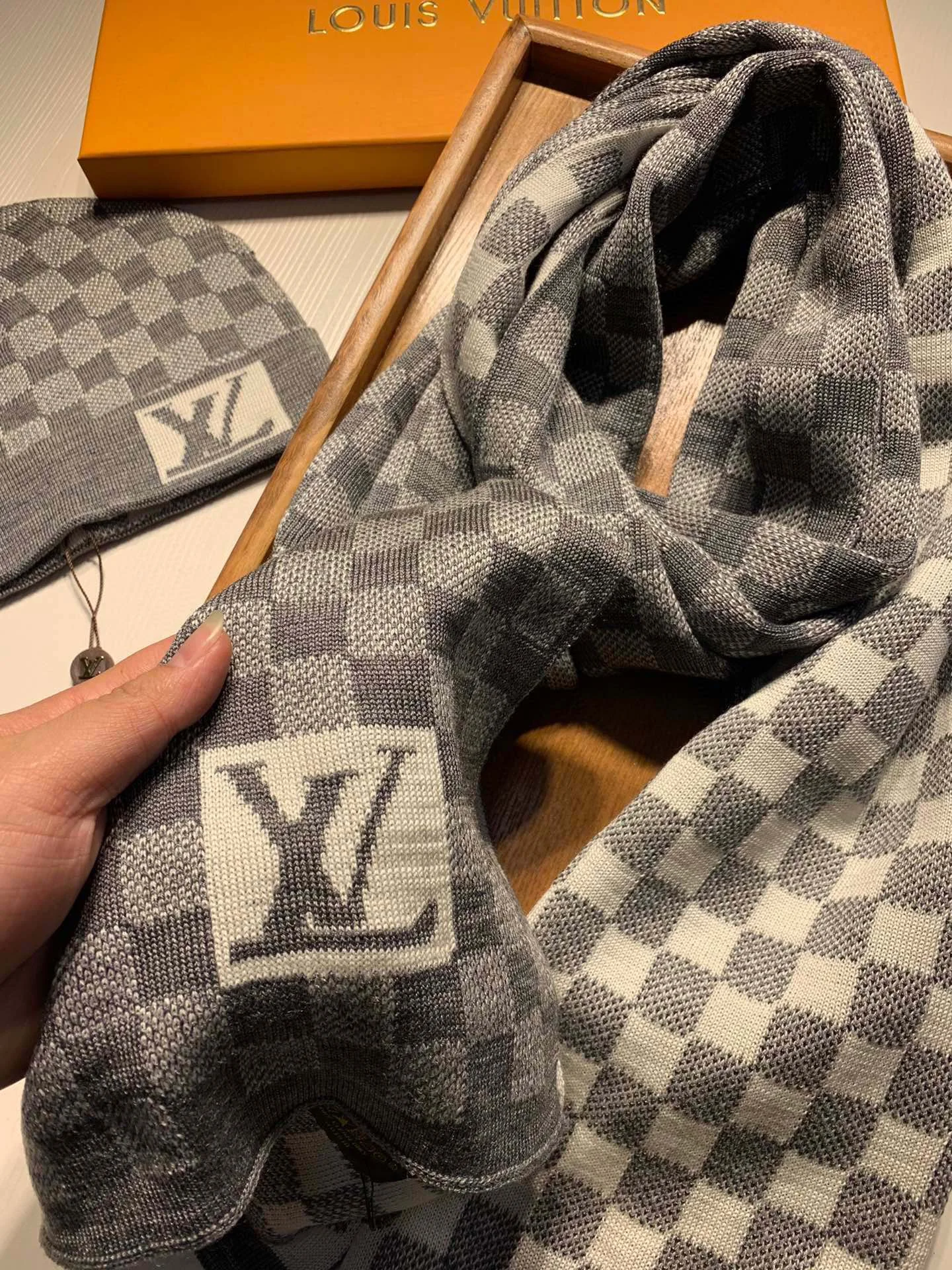 LV $31 gallery