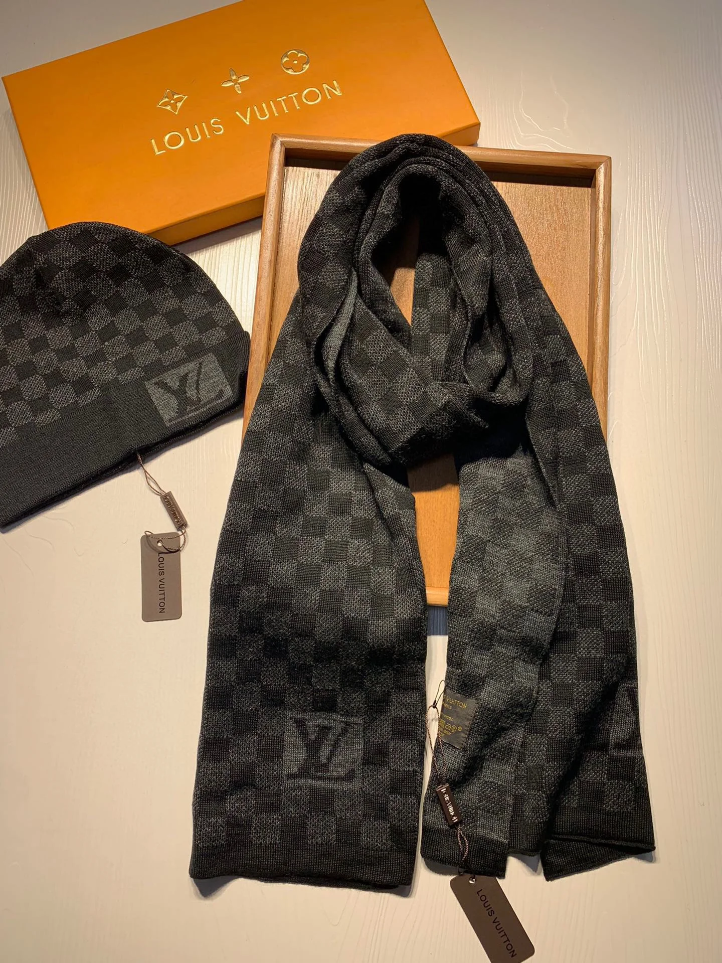 LV $31 gallery