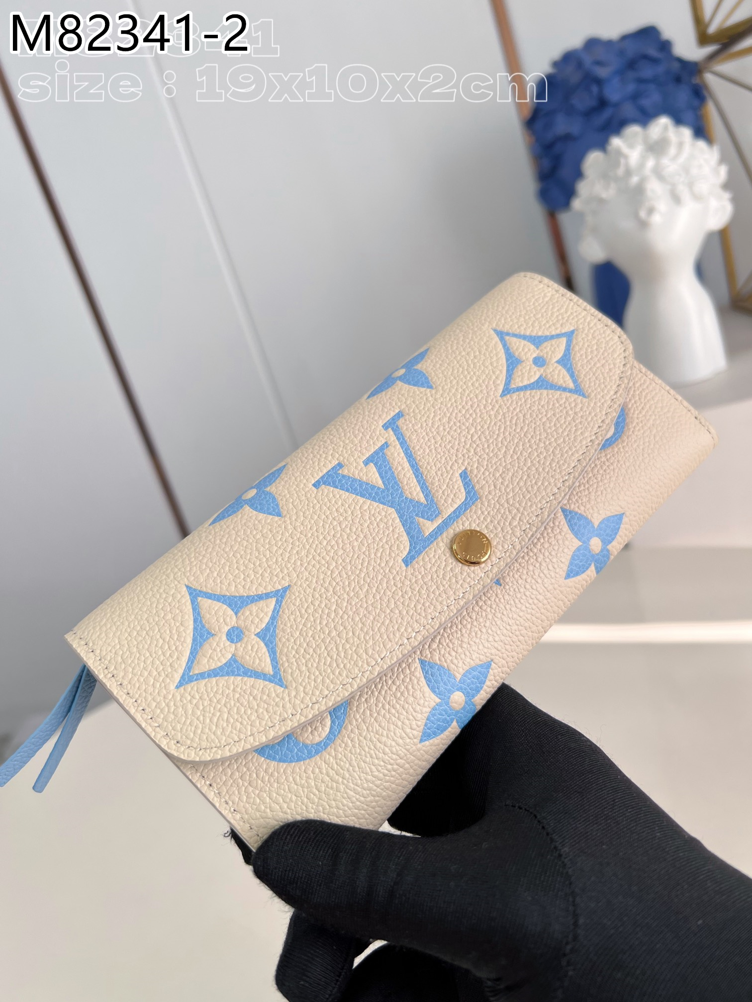 LV $31 gallery