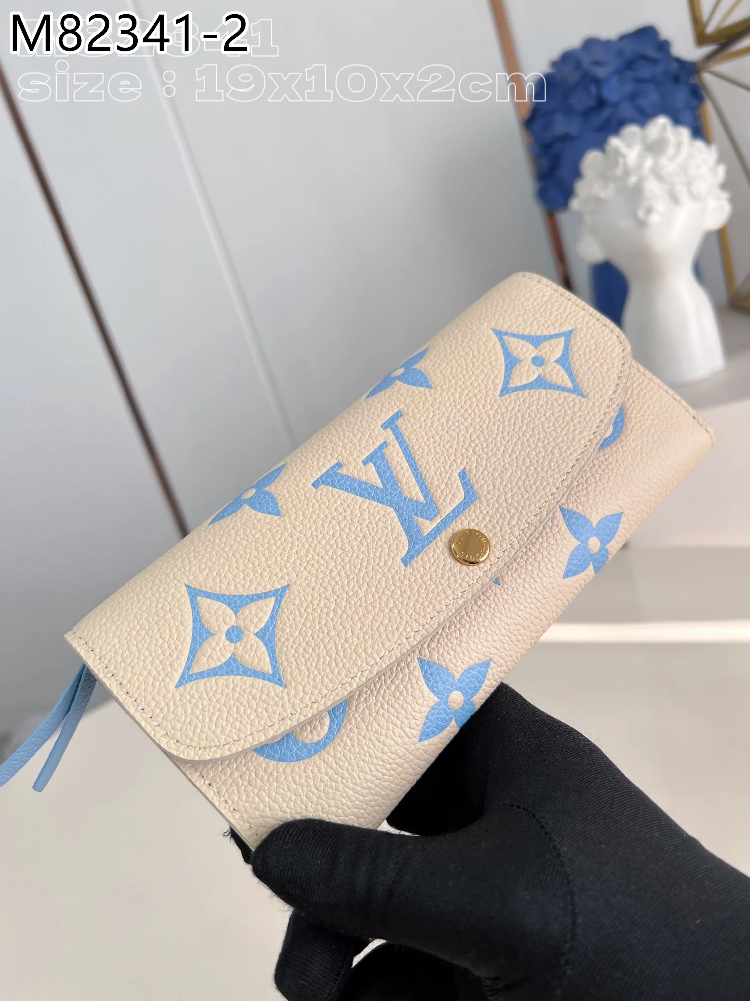 LV $31 gallery