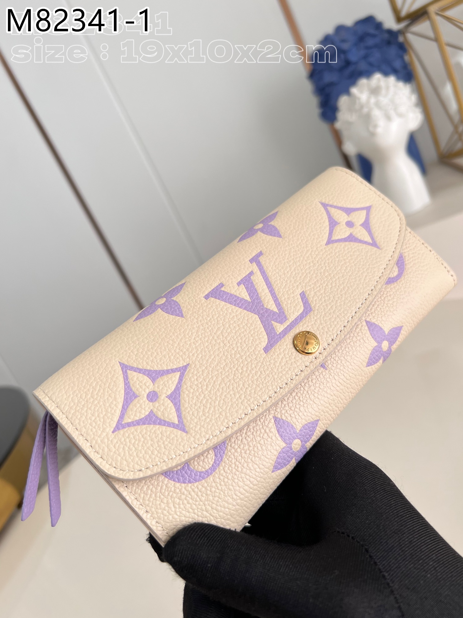 LV $31 gallery