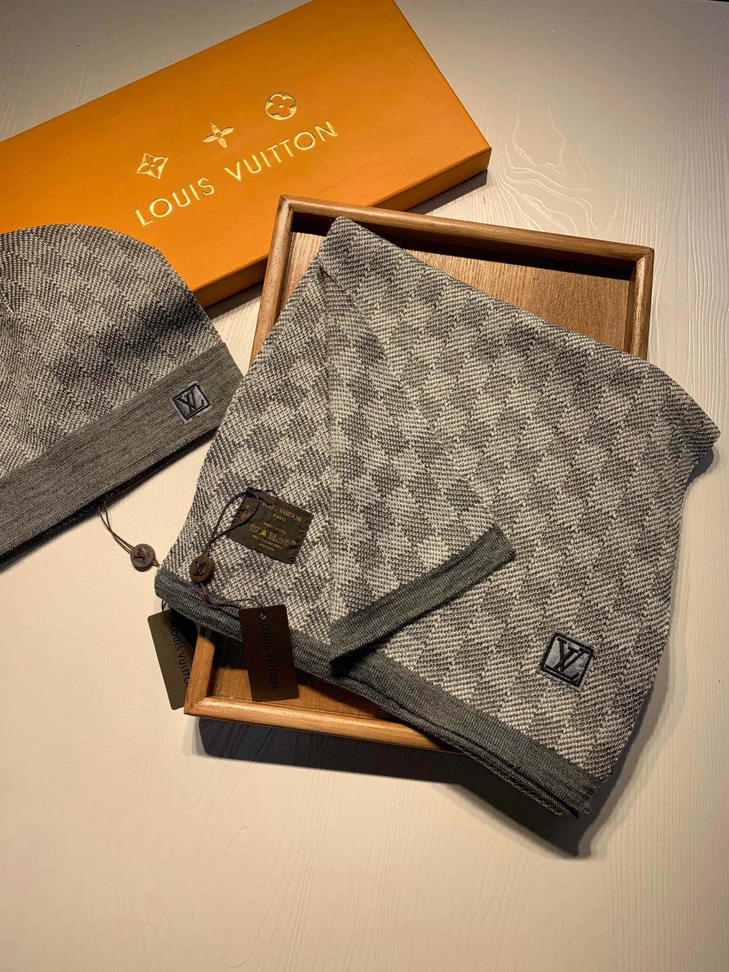 LV $31 gallery