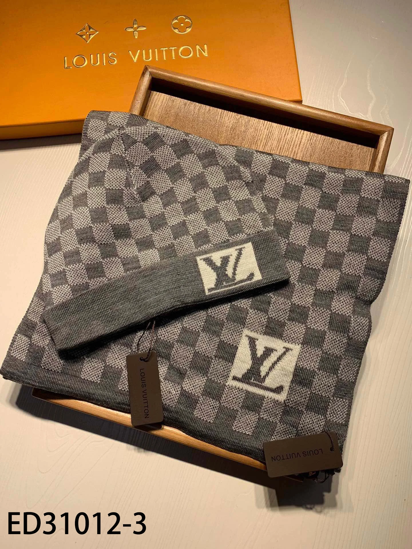 LV $31 gallery