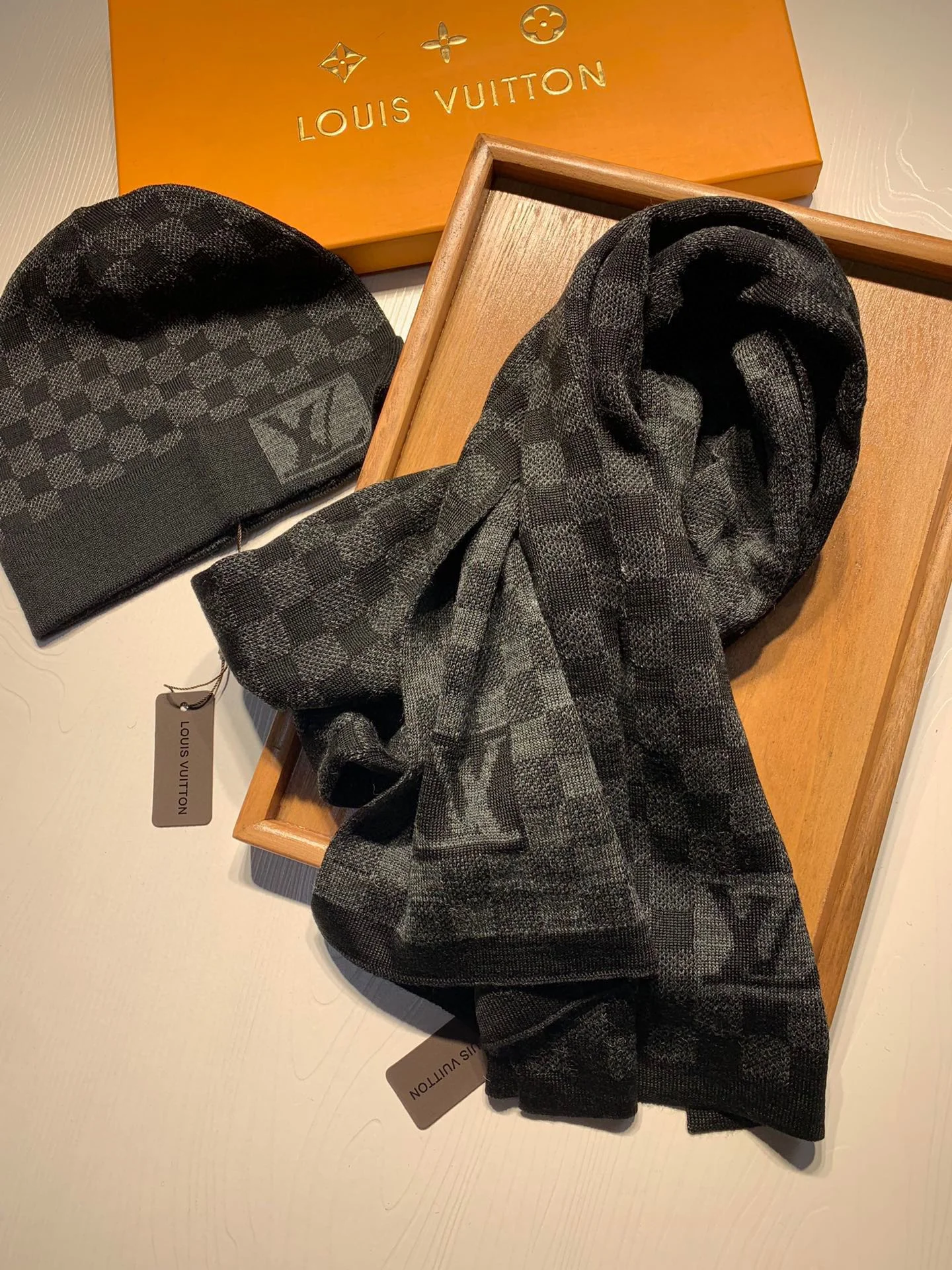 LV $31 gallery