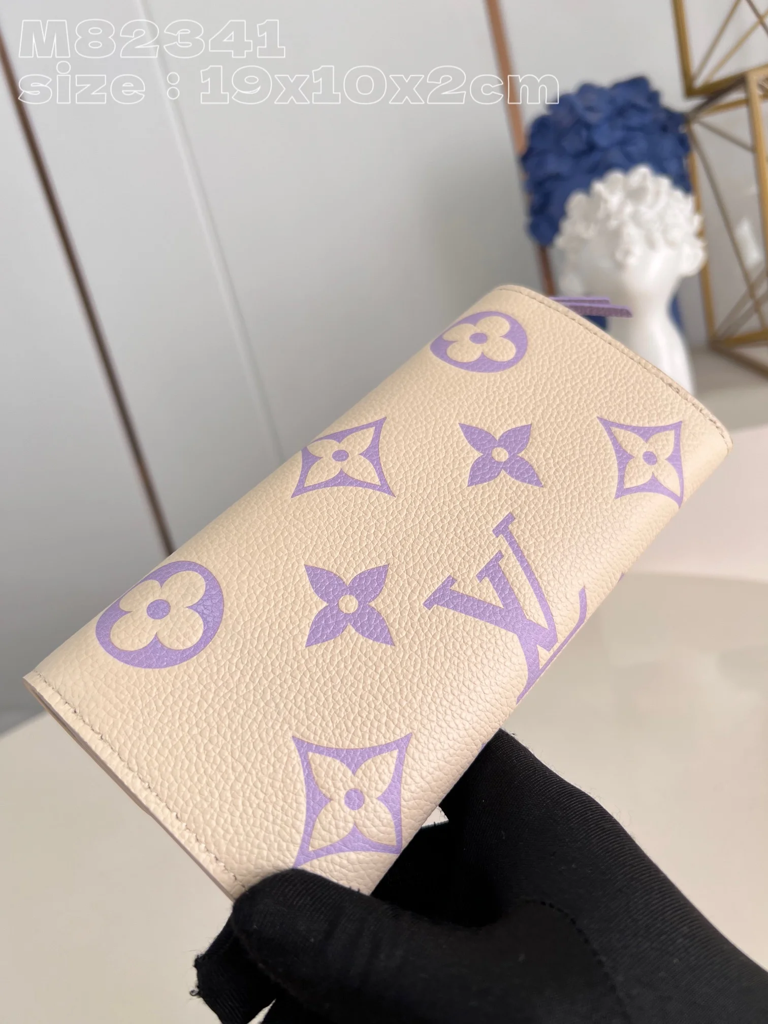 LV $31 gallery