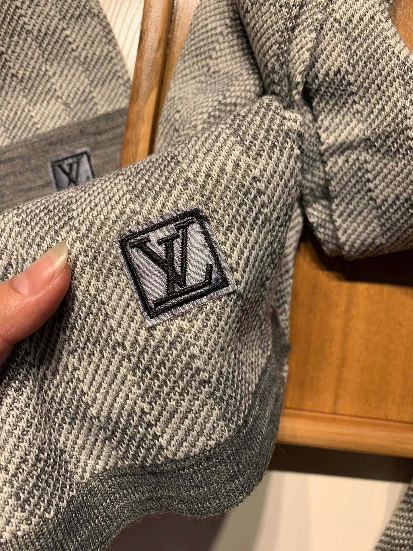 LV $31 gallery