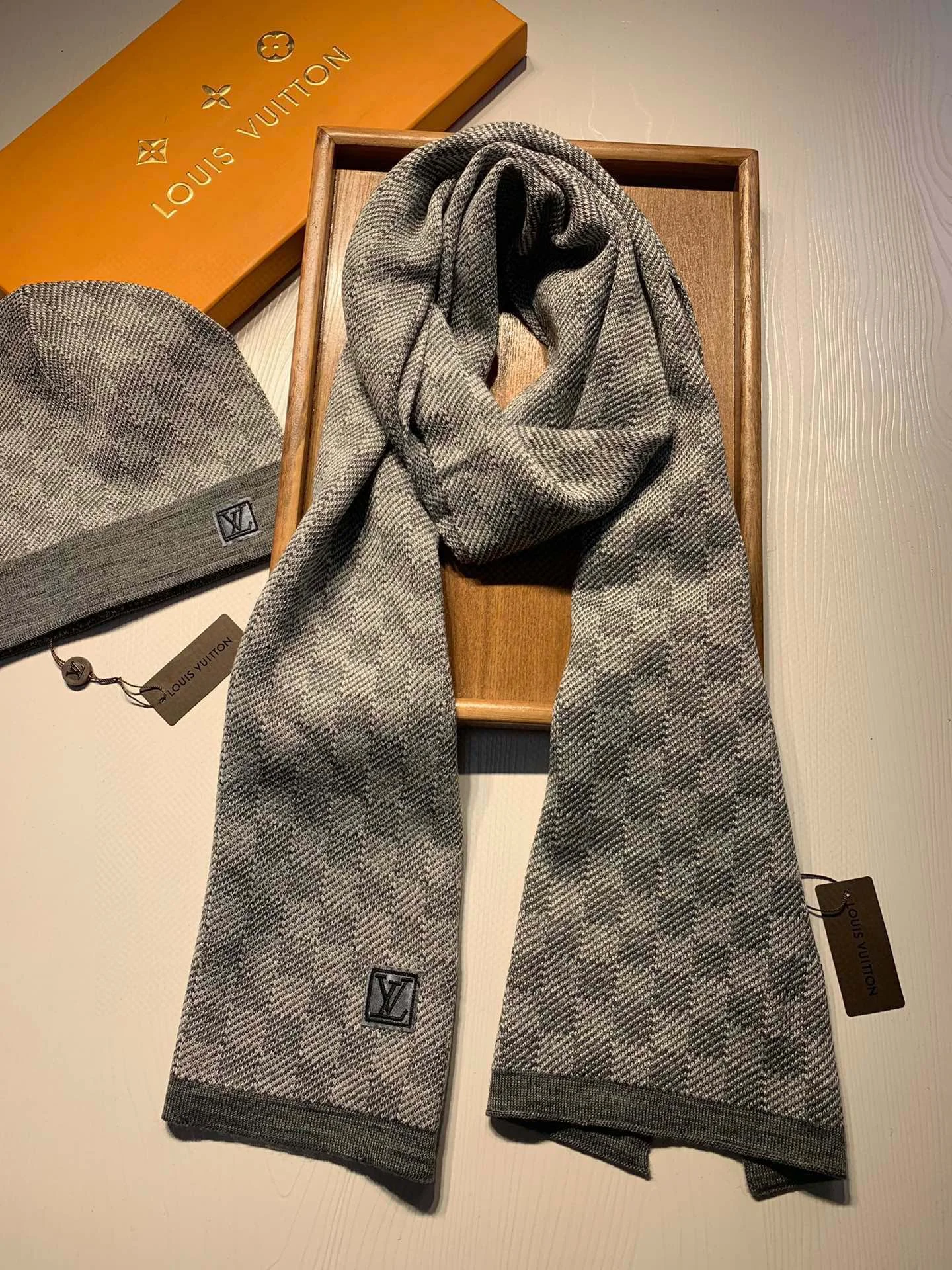 LV $31 gallery