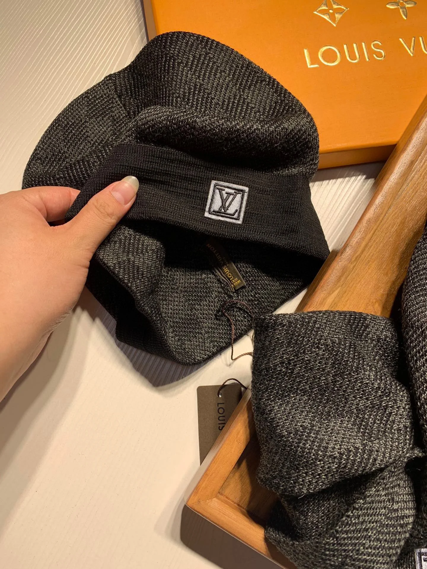 LV $31 gallery