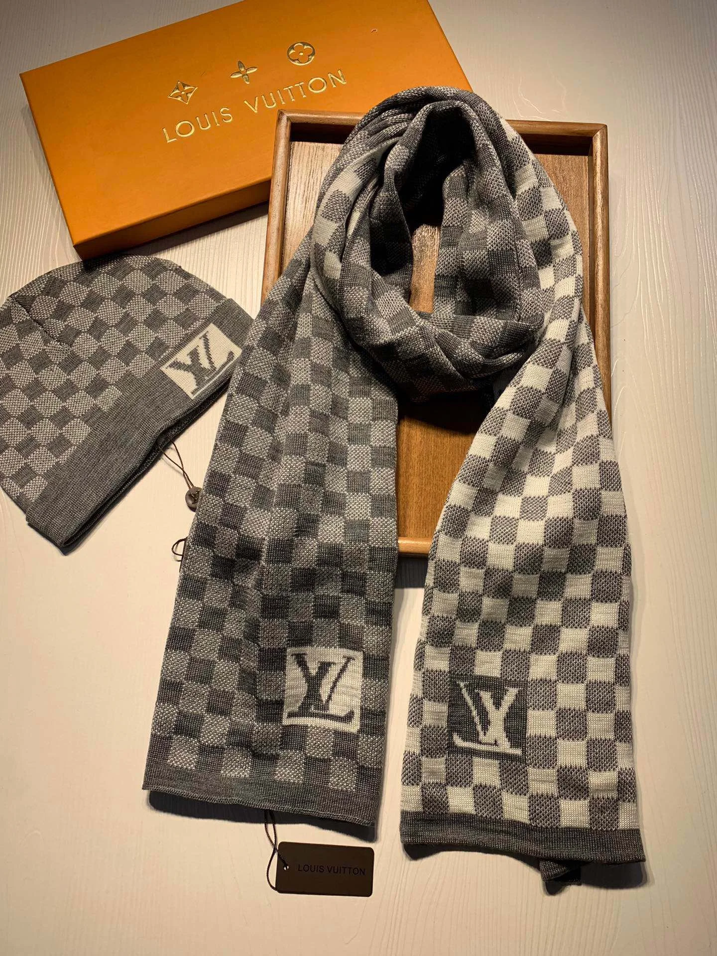 LV $31 gallery