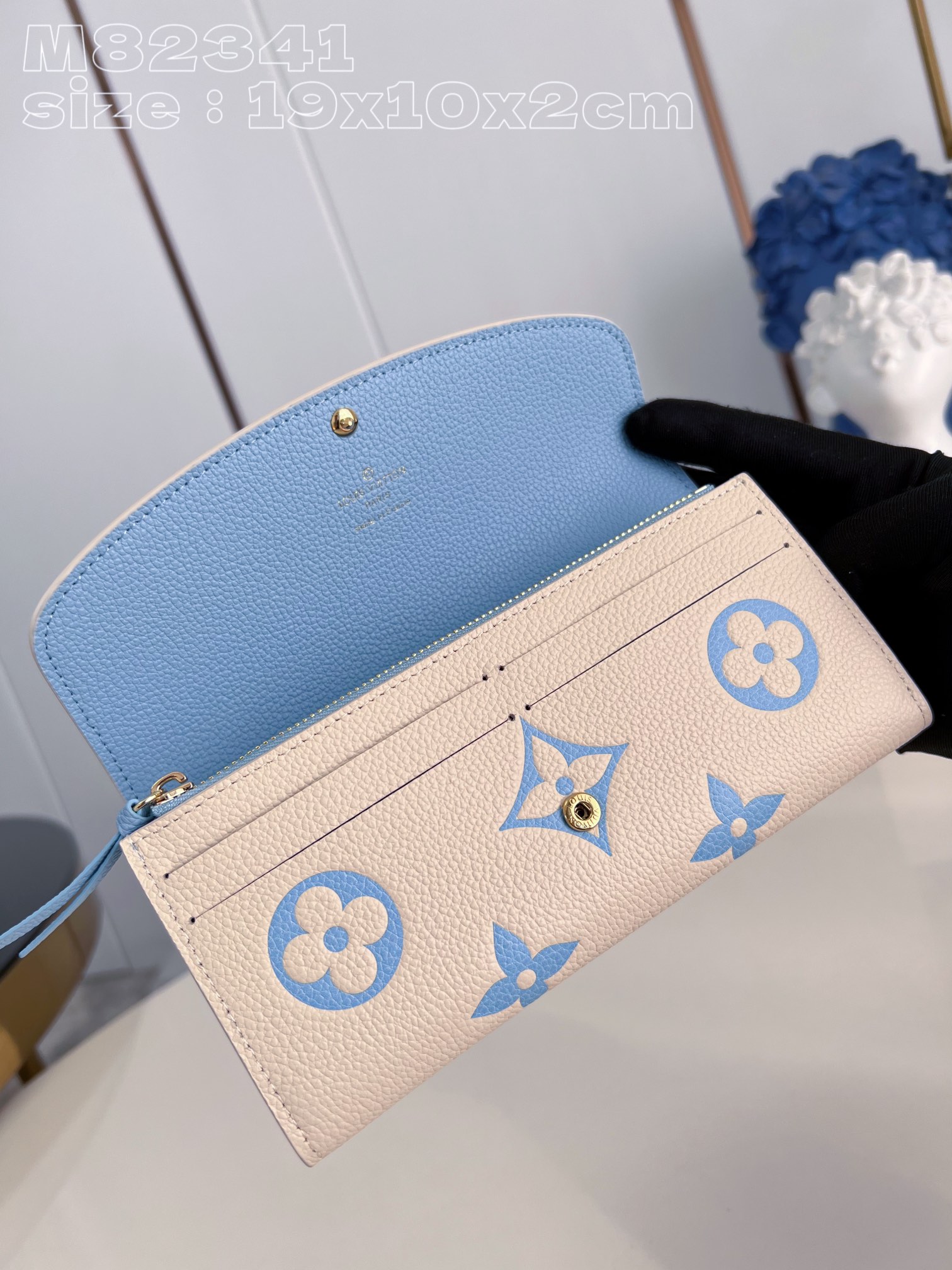 LV $31 gallery