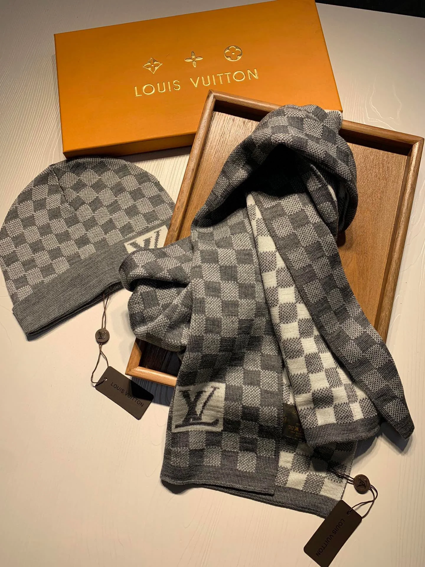 LV $31 gallery