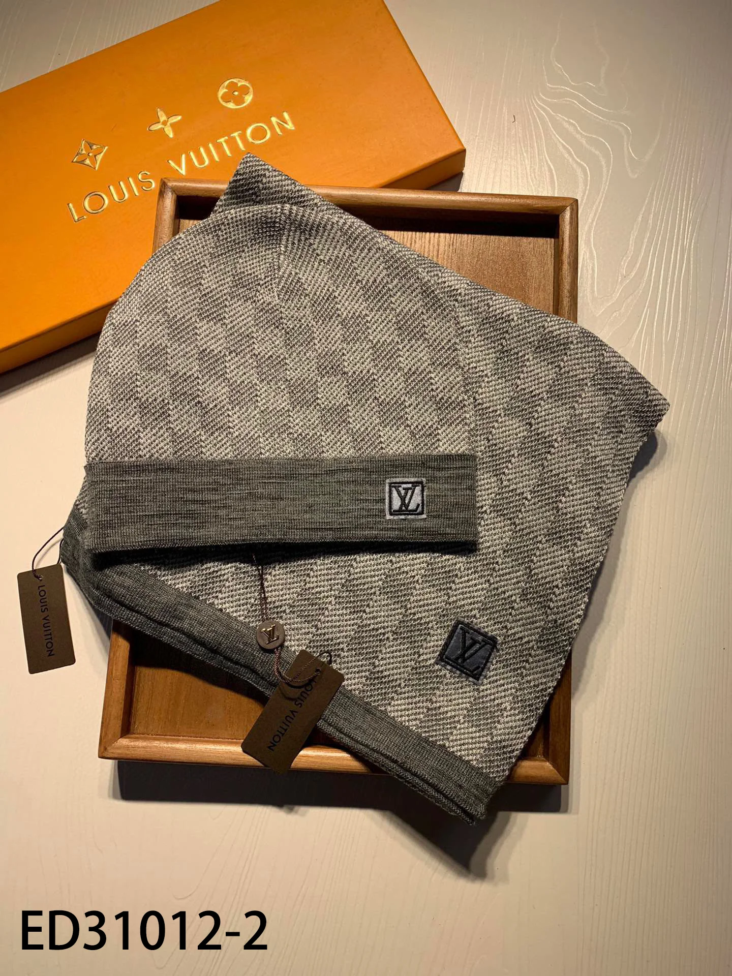 LV $31 gallery