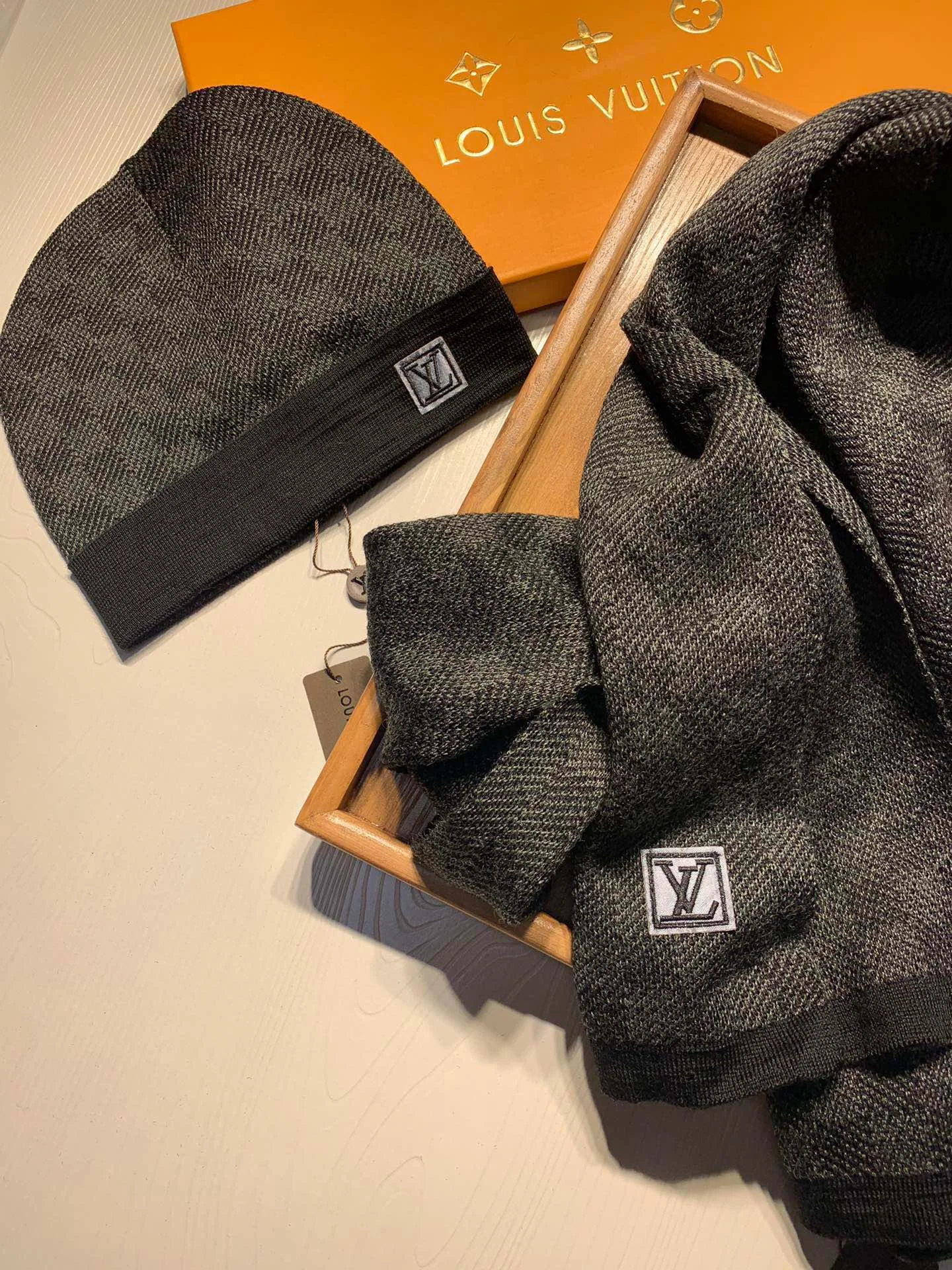 LV $31 gallery