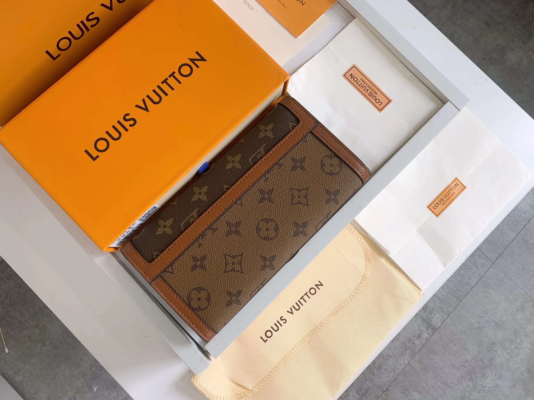 LV $31 gallery