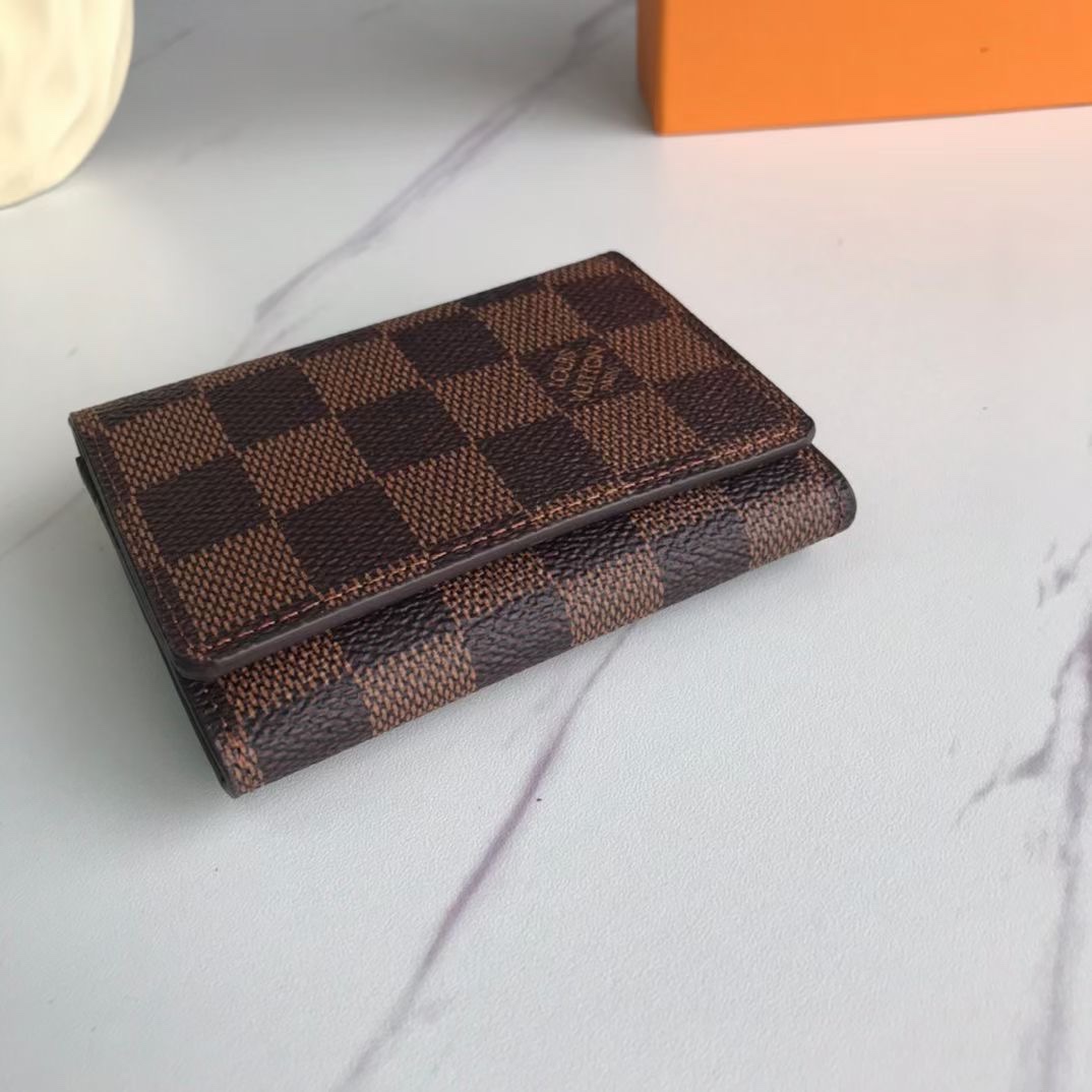 LV $32 gallery