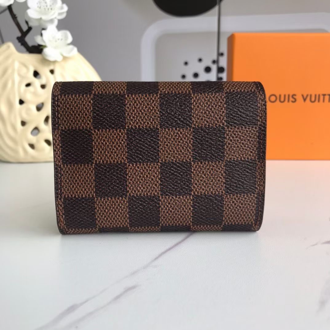 LV $32 gallery