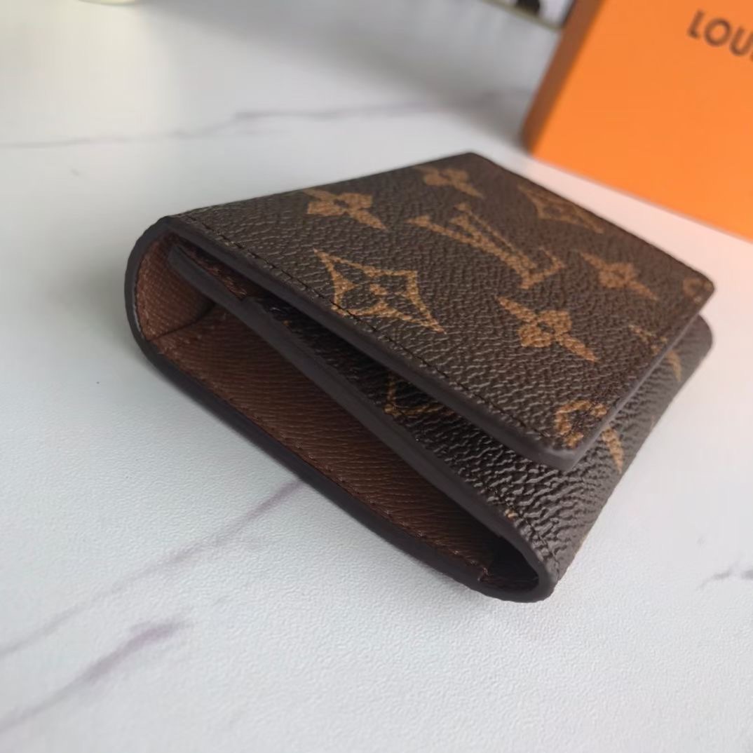 LV $32 gallery