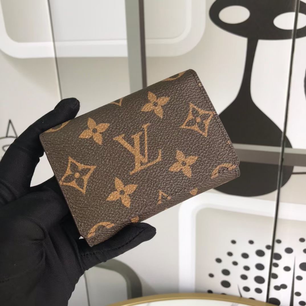 LV $32 gallery