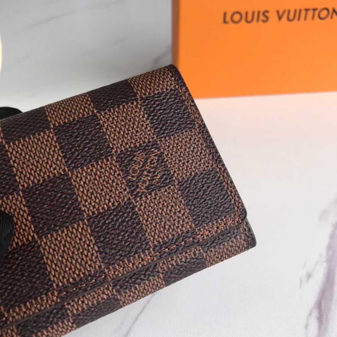 LV $32 gallery