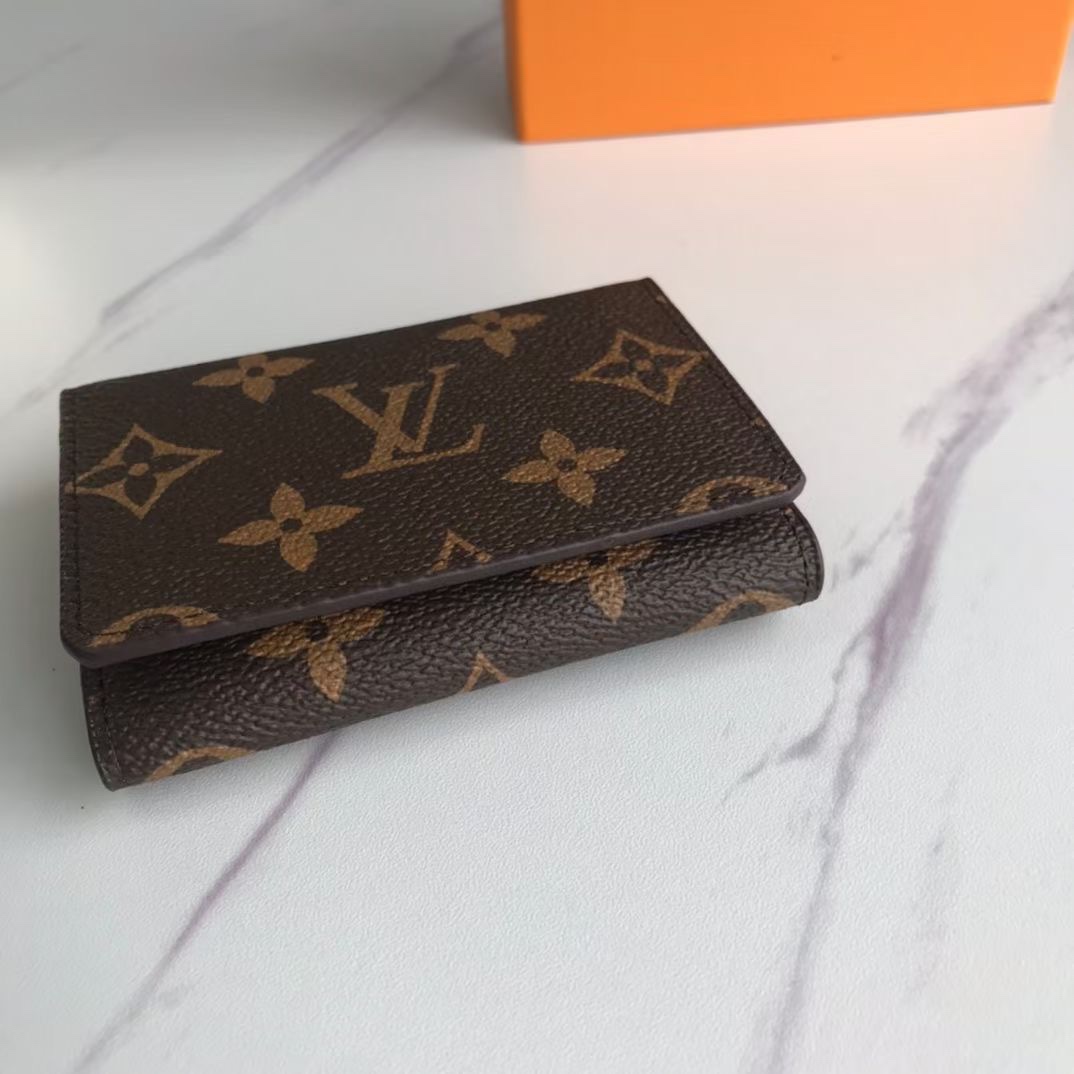 LV $32 gallery