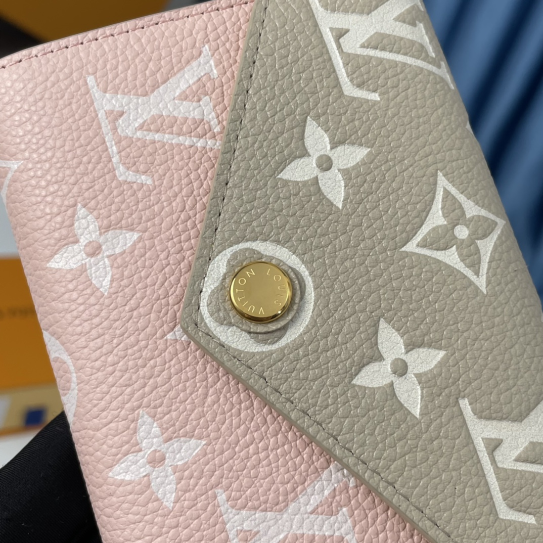 LV $32 gallery