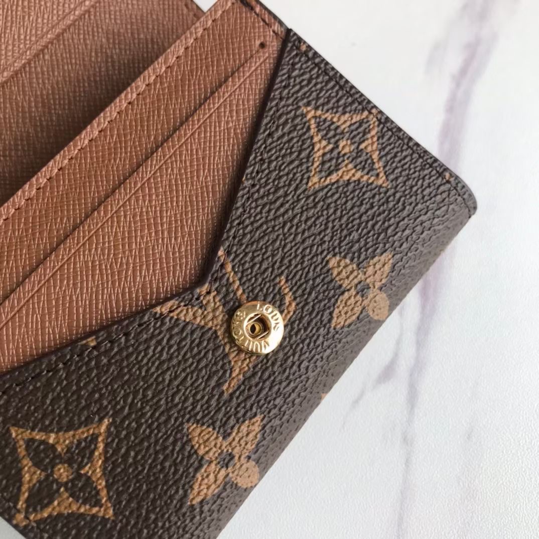 LV $32 gallery