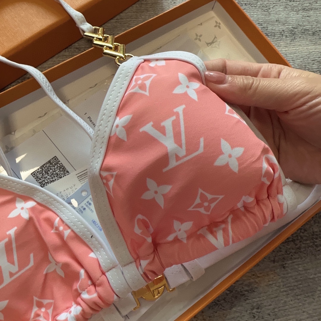 LV $32 gallery