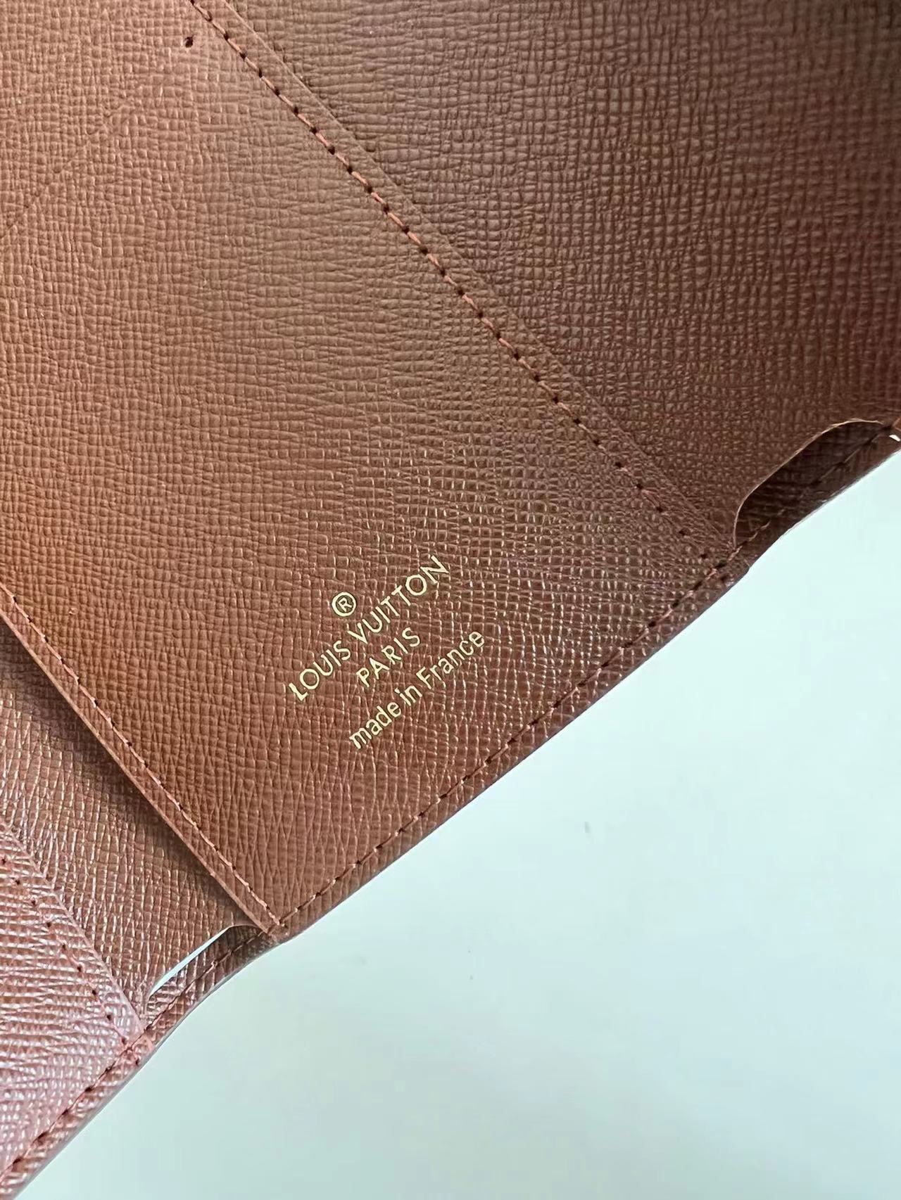 LV $33 gallery