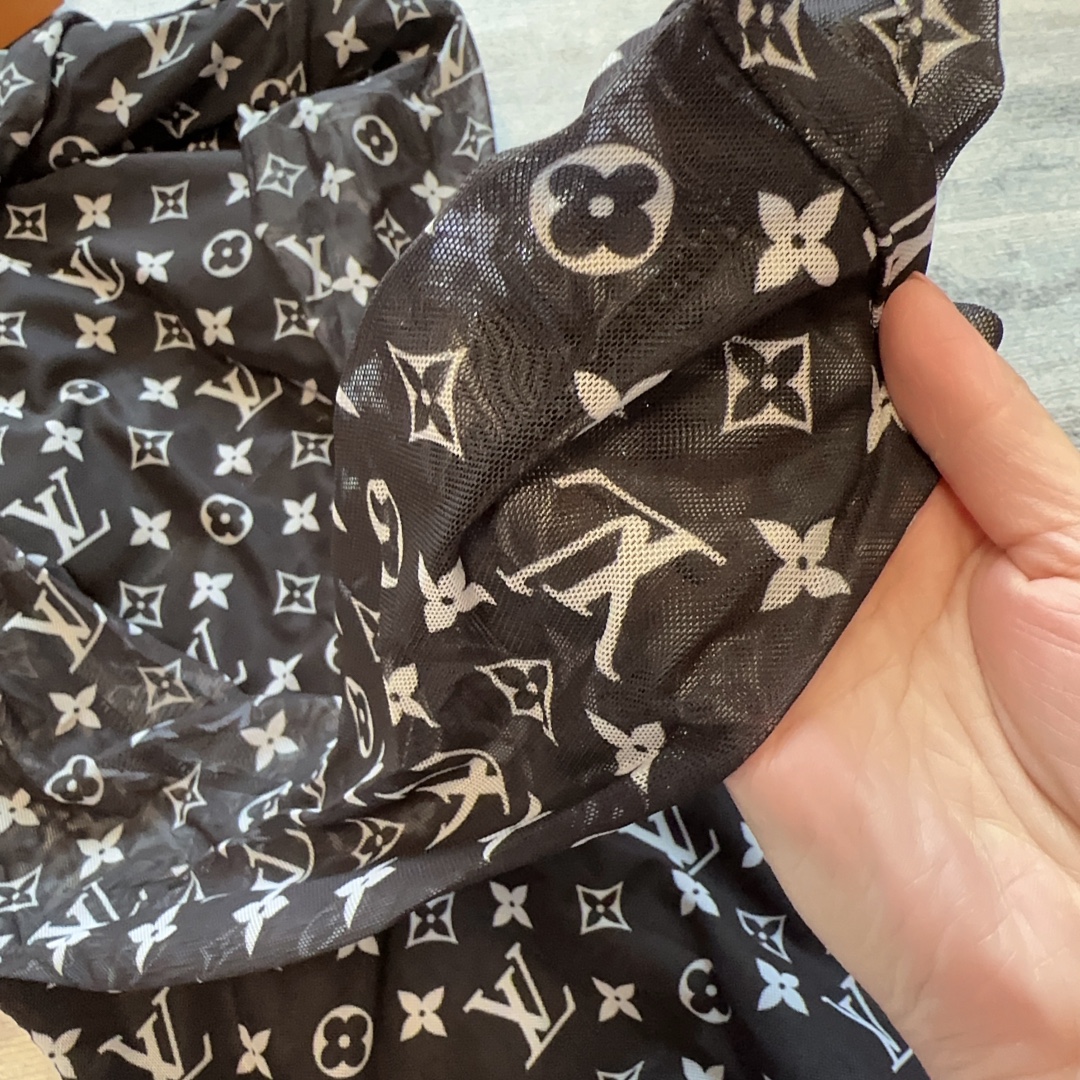 LV $33 gallery