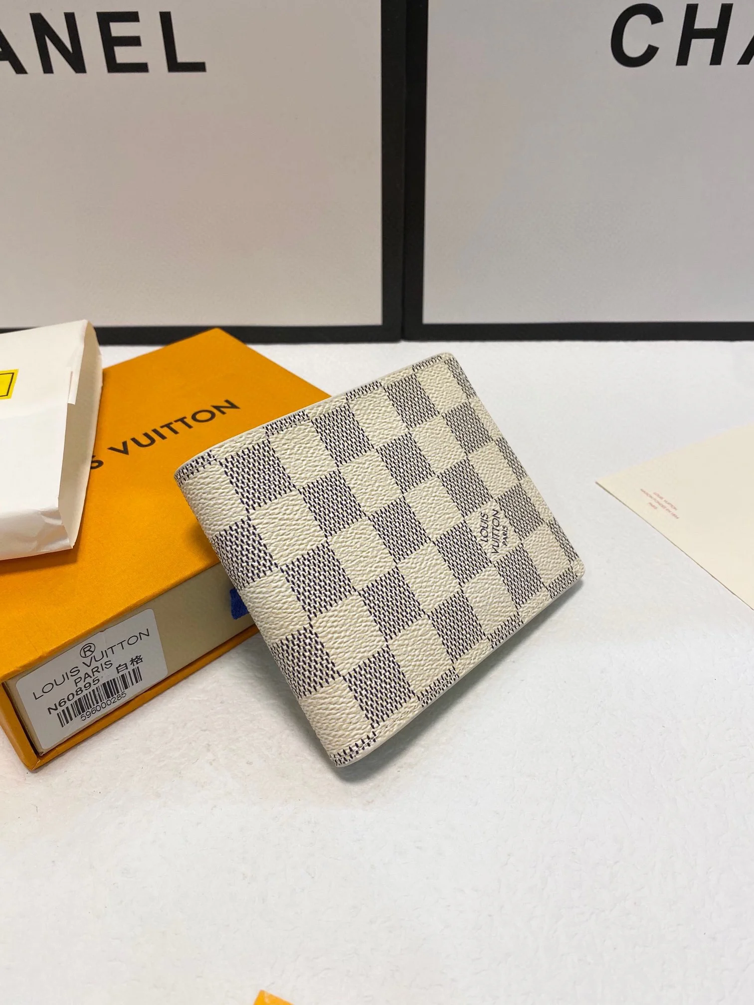 LV $33 gallery