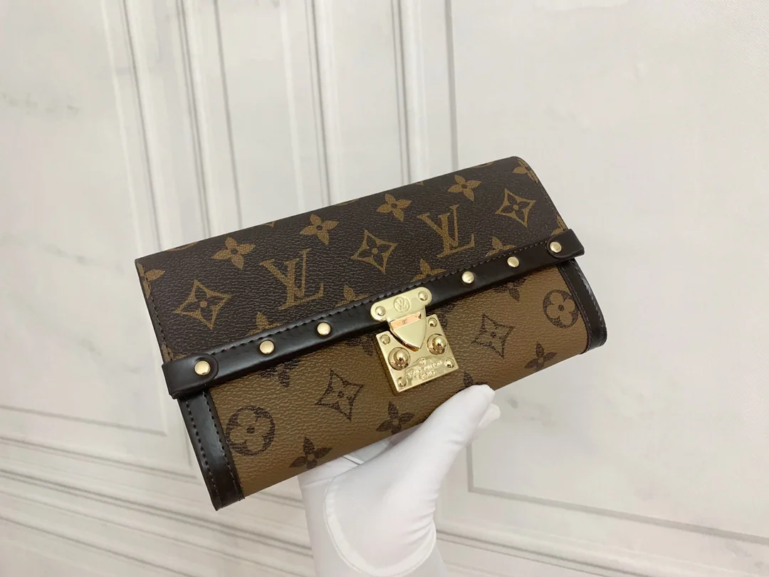 LV $33 gallery