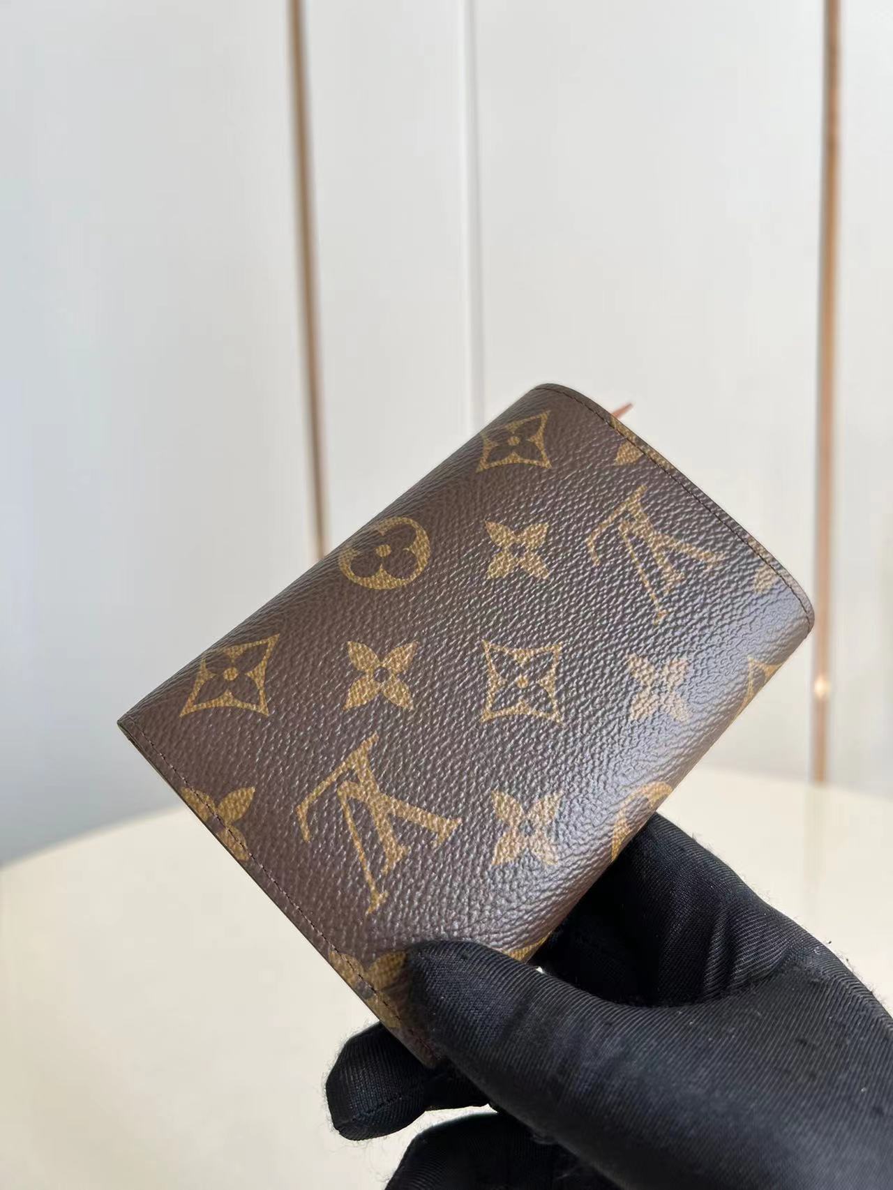 LV $33 gallery